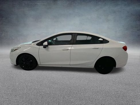 Used 2017 Chevrolet Cruze LS FWD image 9