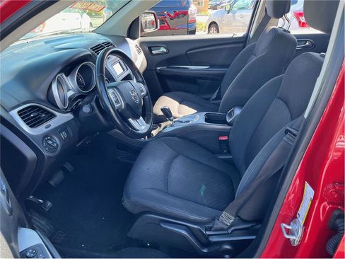 Used 2018 Dodge Journey SXT w/ Connectivity Group image 8