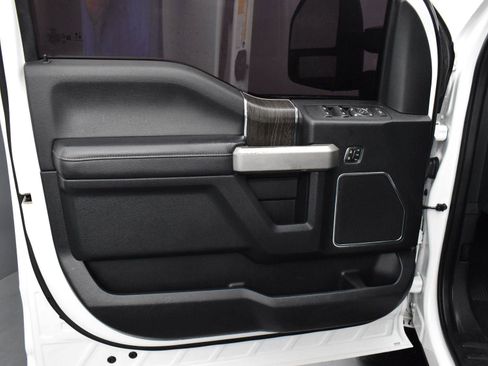 Used 2022 Ford F250 Platinum image 10