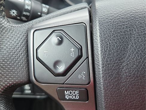 Used 2021 Toyota Tacoma TRD Off-Road w/ Technology Package AWD/4WD image 19