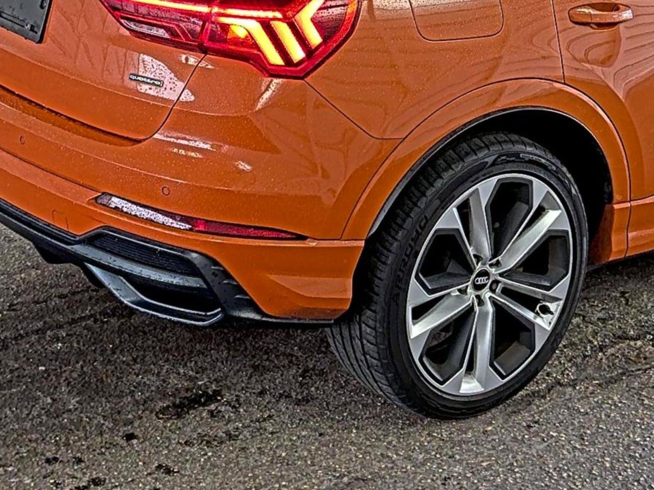 Used 2020 Audi Q3 2.0T Premium Plus w/ Premium Plus Package AWD/4WD image 18