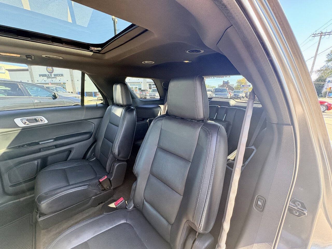 Used 2015 Ford Explorer Limited w/ Equipment Group 302A AWD/4WD image 22