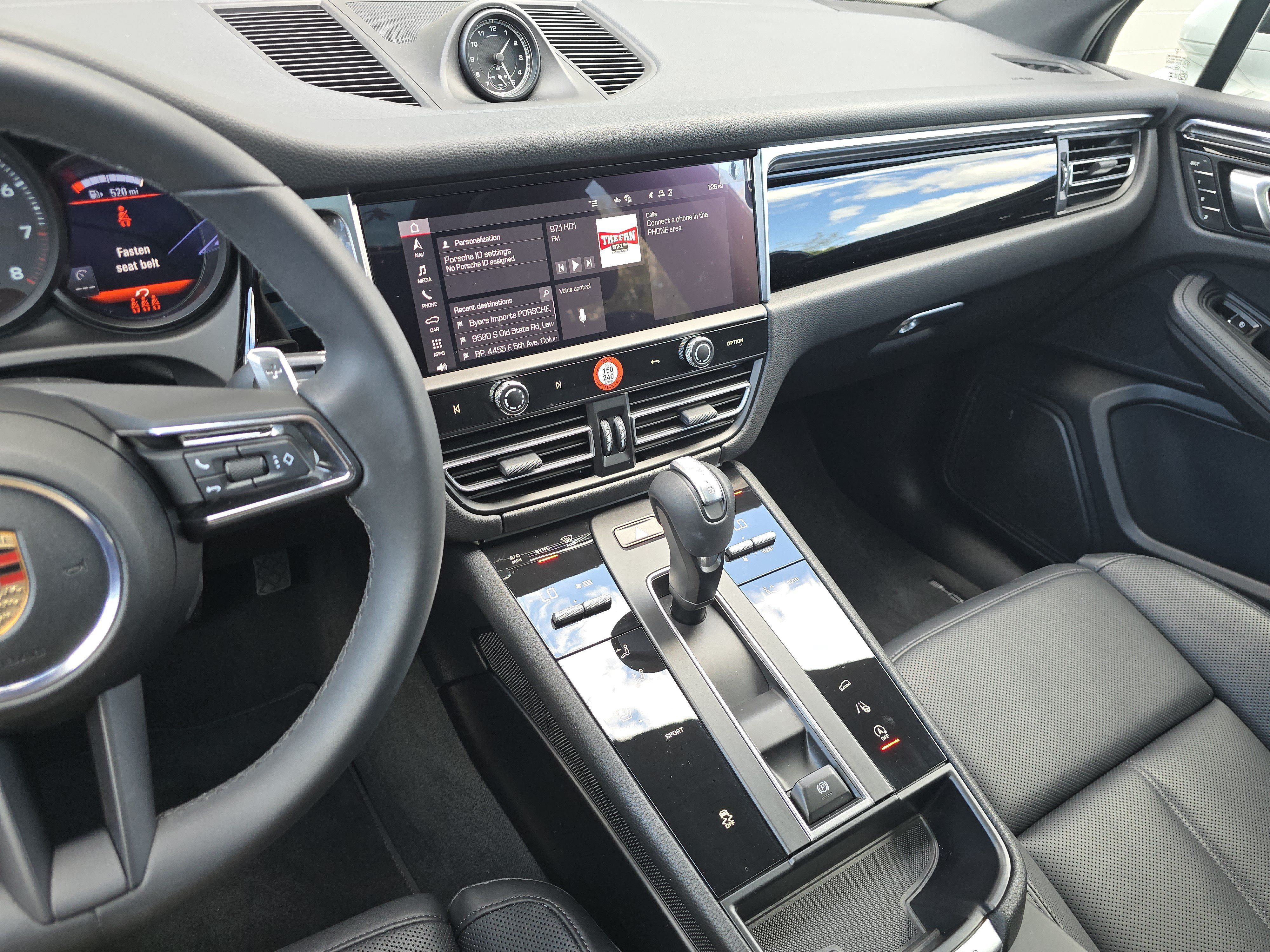 Used 2025 Porsche Macan AWD/4WD image 22