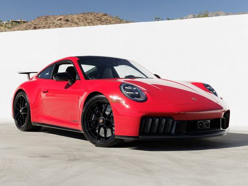 Used 2025 Porsche 911 Carrera GTS image 9