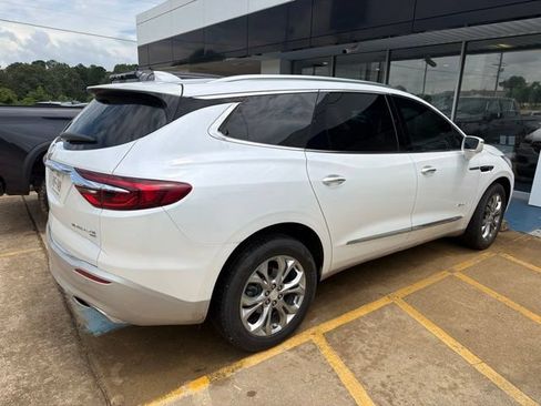 Used 2019 Buick Enclave Avenir w/ Avenir Technology Package AWD/4WD image 6