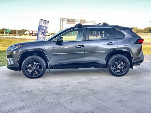 Used 2021 Toyota RAV4 XSE AWD/4WD image 4