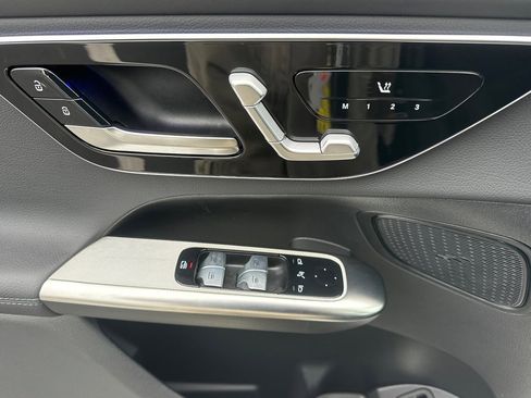 Certified 2025 Mercedes-Benz GLC 300 image 11