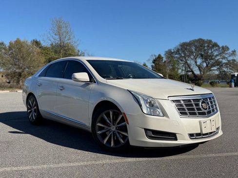 Used 2014 Cadillac XTS image 2