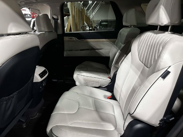 Used 2024 Hyundai Palisade Limited AWD/4WD image 20