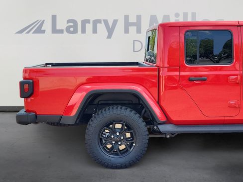 New 2025 Jeep Gladiator High Tide image 6