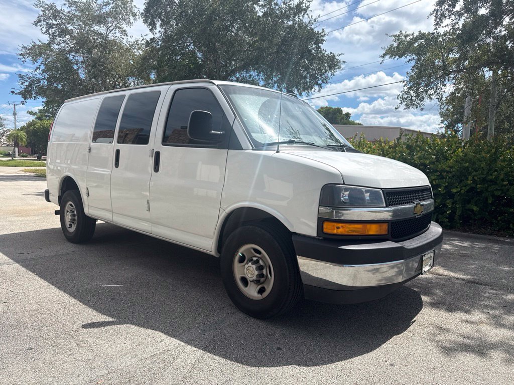 Used 2022 Chevrolet Express 2500 w/ Driver Convenience Package RWD image 2
