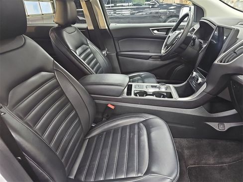 Used 2024 Ford Edge SEL image 10