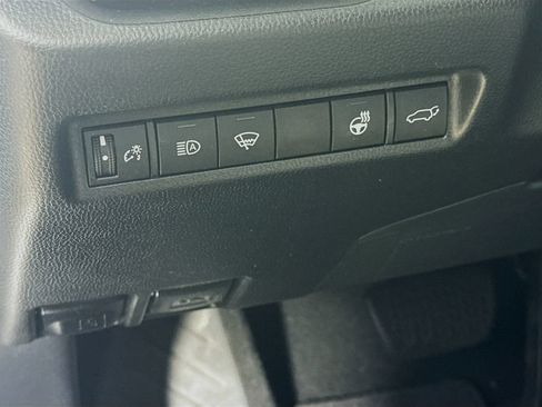 Certified 2021 Toyota RAV4 XLE Premium AWD/4WD image 11