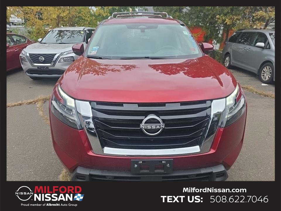 Certified 2023 Nissan Pathfinder Platinum w/ Cargo Package AWD/4WD image 7