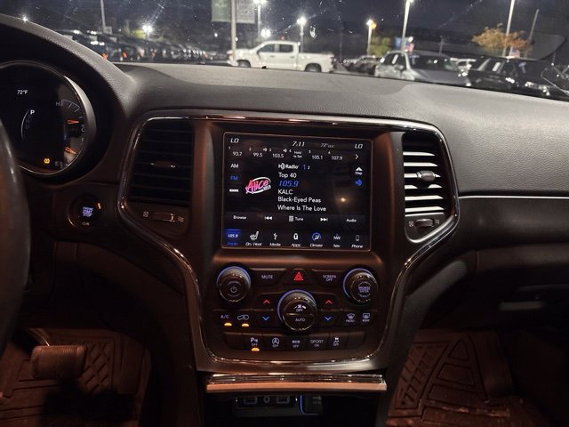 Used 2018 Jeep Grand Cherokee Altitude AWD/4WD image 14