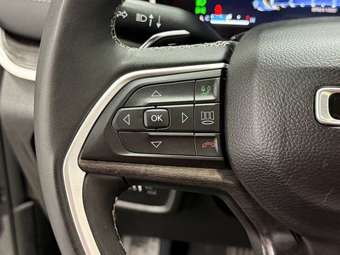 Used 2023 Jeep Grand Cherokee L Limited AWD/4WD image 18