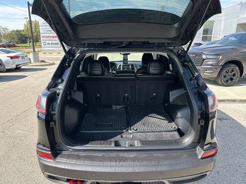 Used 2021 Jeep Cherokee Trailhawk w/ Trailer Tow Group AWD/4WD image 9