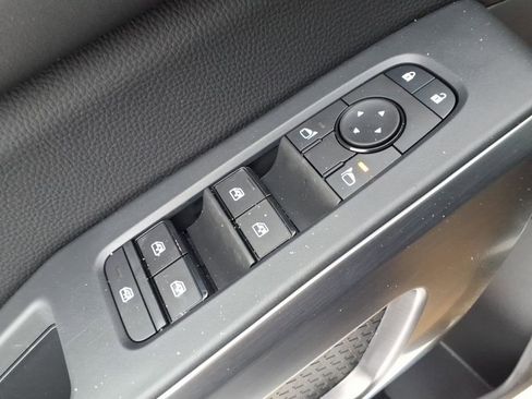 New 2026 Nissan Pathfinder SV image 17