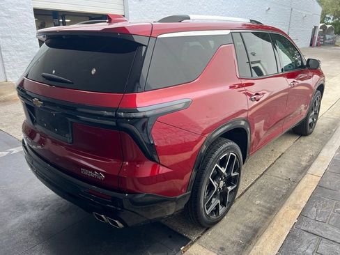 Used 2025 Chevrolet Traverse High Country AWD/4WD image 4