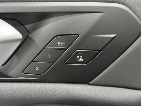 Used 2026 BMW X5 xDrive40i image 23