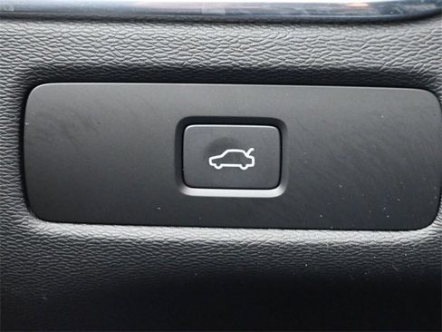 Used 2023 Volvo XC60 B5 Core w/ Climate Package image 24