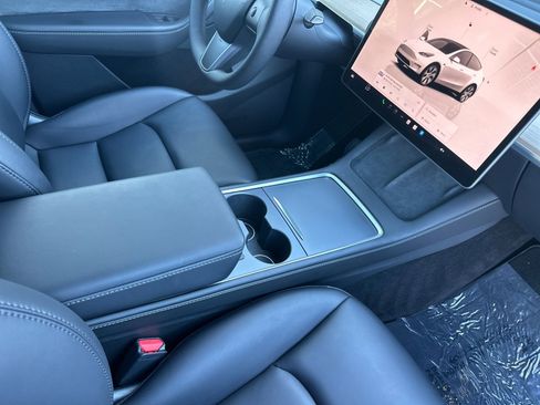 Used 2023 Tesla Model Y Long Range image 16