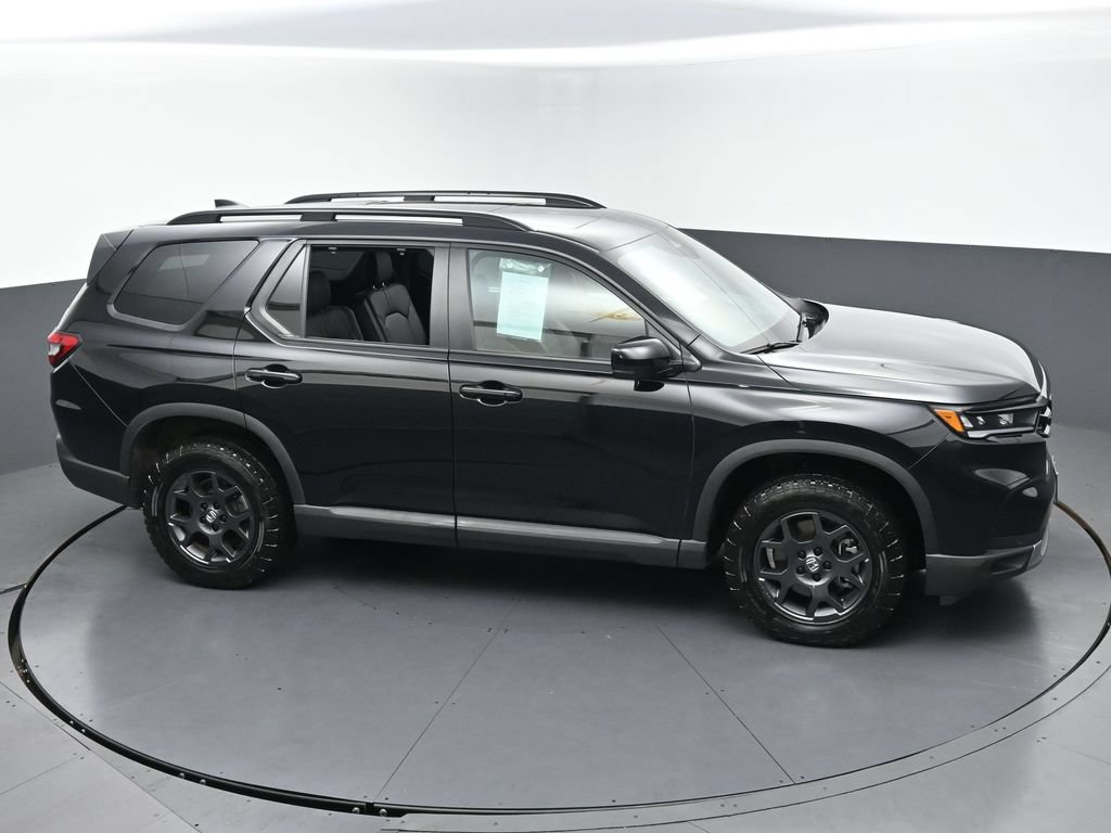 Used 2025 Honda Pilot TrailSport image 44