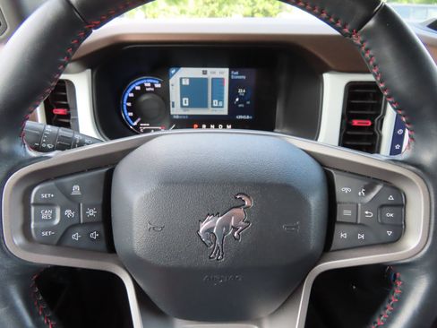Used 2023 Ford Bronco Heritage Edition AWD/4WD image 20