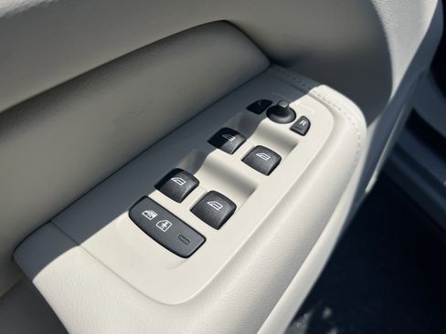 Used 2026 Volvo XC60 B5 Ultra w/ Protection Package Premier image 41