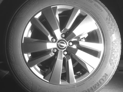 Used 2025 Nissan Pathfinder SV image 14