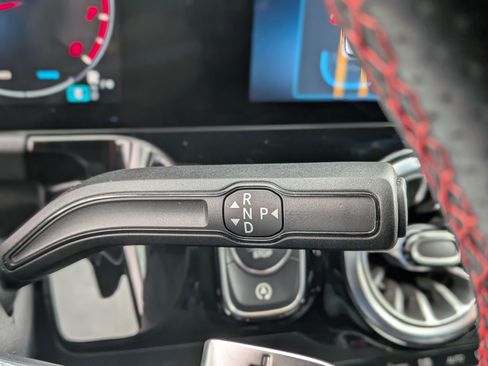 Certified 2025 Mercedes-Benz GLA 250 4MATIC image 24