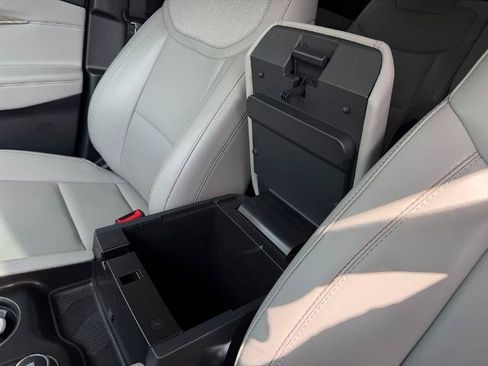 Certified 2026 Ford Explorer Active w/ Active Comfort Package RWD image 32