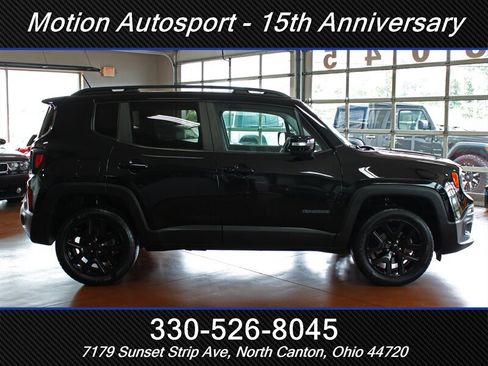 Used 2017 Jeep Renegade Altitude AWD/4WD image 8