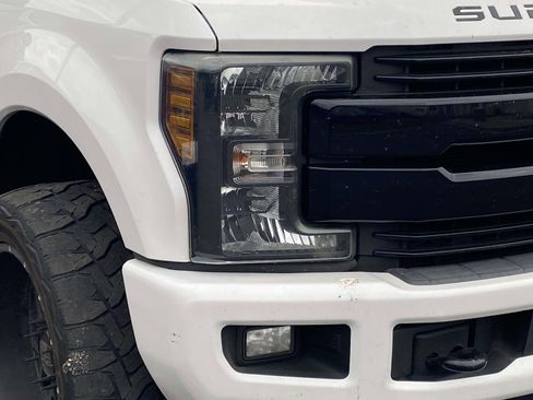 Used 2019 Ford F250 Lariat w/ Lariat Ultimate Package AWD/4WD image 5