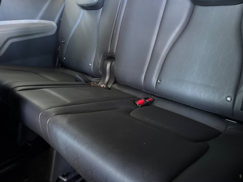 Used 2026 Kia Carnival FWD image 35