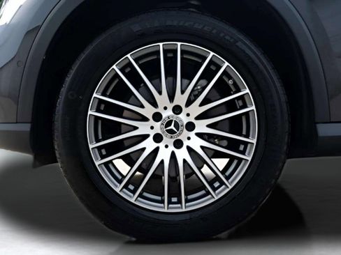 Used 2024 Mercedes-Benz GLC 300 4MATIC image 56