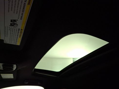 Used 2024 Buick Envista Avenir image 25