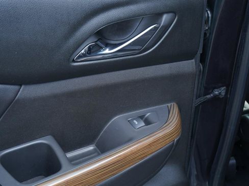 Used 2019 GMC Acadia SLE FWD image 38