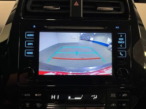 Used 2016 Toyota Prius Three Touring FWD image 26