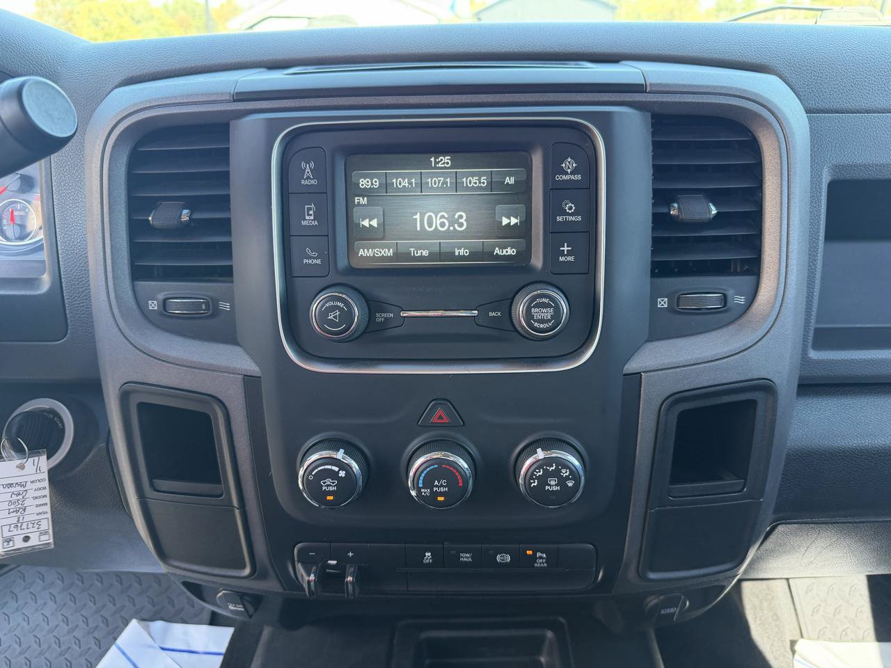 Used 2018 RAM 2500 Tradesman w/ Chrome Appearance Group AWD/4WD image 28