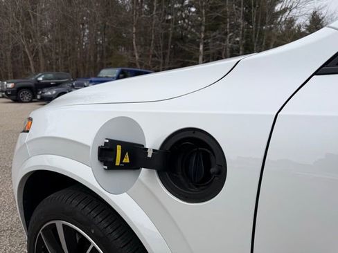 Certified 2023 Volvo XC90 T8 Ultimate w/ Protection Package Premier image 14