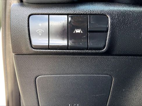 Used 2022 Kia Sportage LX image 32