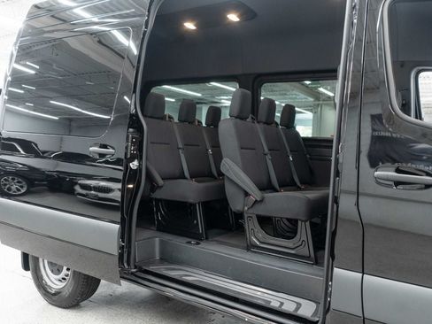 Used 2025 Mercedes-Benz Sprinter 2500 image 9