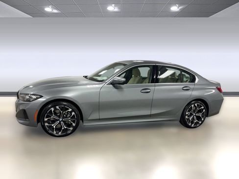Used 2026 BMW 330i Sedan w/ Convenience Package RWD image 2