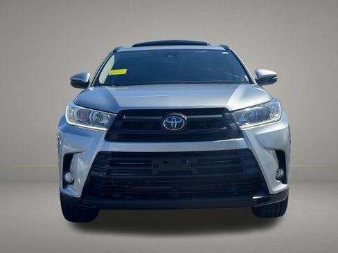 Used 2017 Toyota Highlander SE AWD/4WD image 9