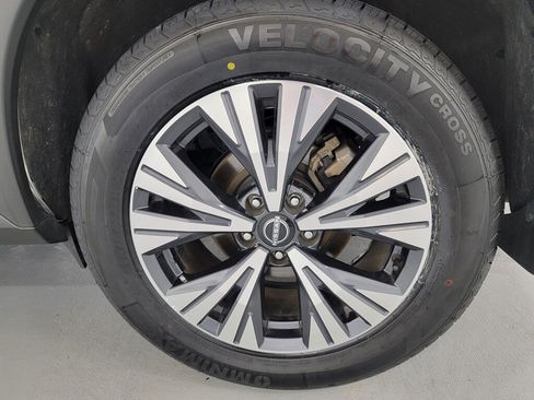 Used 2022 Nissan Rogue SV FWD image 11