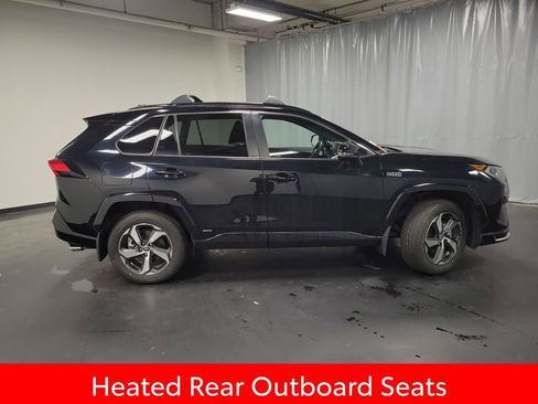 Used 2021 Toyota RAV4 SE image 9