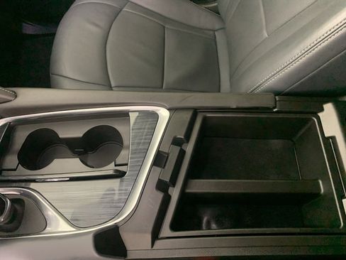 Used 2020 Buick Enclave Essence image 29