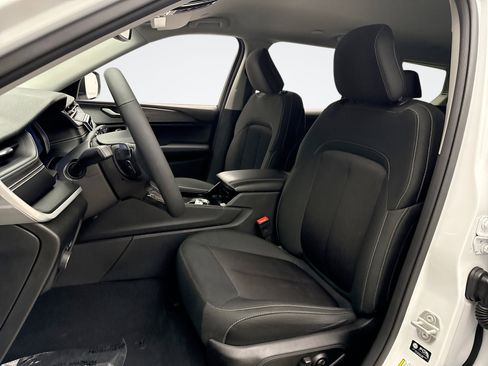 Used 2023 Jeep Grand Cherokee L Laredo w/ Luxury Tech Group I image 11