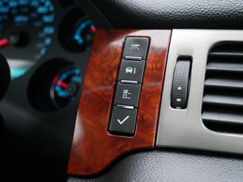 Used 2008 Chevrolet Avalanche LTZ w/ LTZ Preferred Equipment Group AWD/4WD image 25